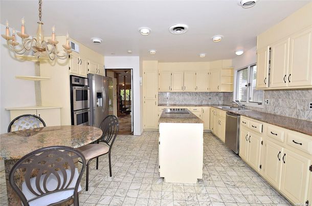 Chandelier, Interior, Kitchen, Recessed Lighting, Stainless Steel Appliances