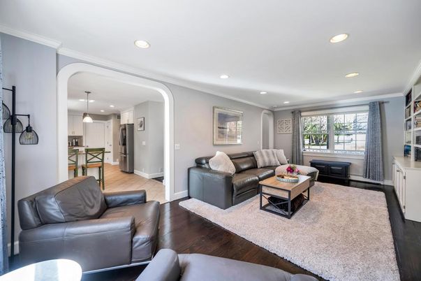 Interior, Kitchen, Living room, Pendant Lights, Recessed Lighting, Wood Texture Flooring