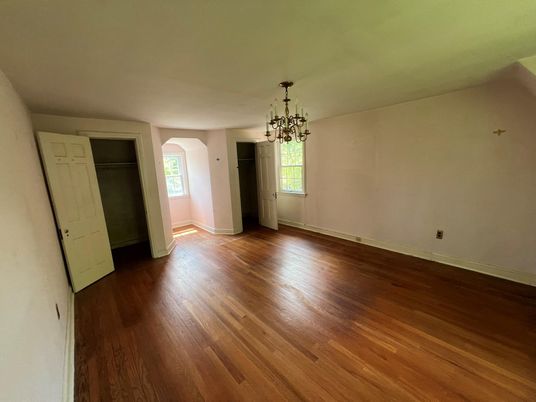 Chandelier, Empty room, Interior, Wood Texture Flooring