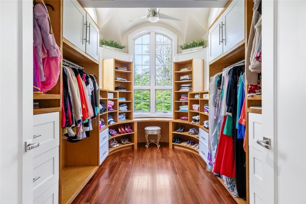 Interior, Walk-in Closets, Wood Texture Flooring