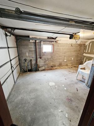 Garage, Interior, Stone Walls