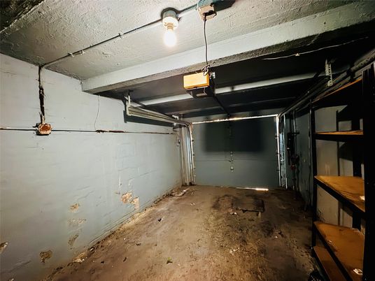 Garage, Interior