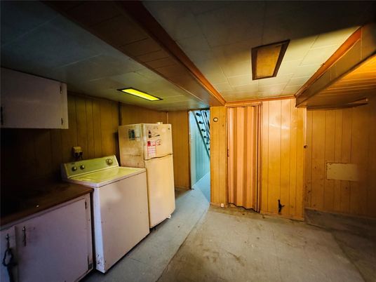 Interior, Washer, Wooden Walls