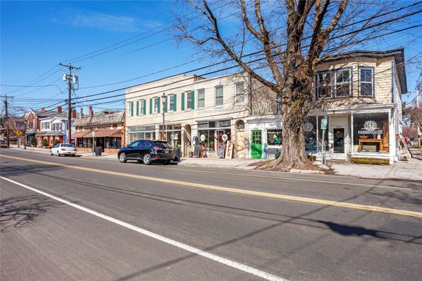 Exterior, Facade, Rowhouse