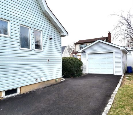 Detached Garage, Exterior