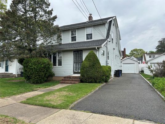 Detached Garage, Exterior, Facade, American Foursquare