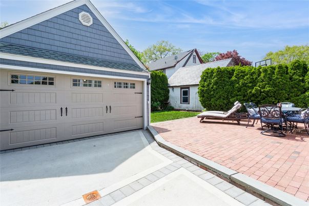 Detached Garage, Exterior