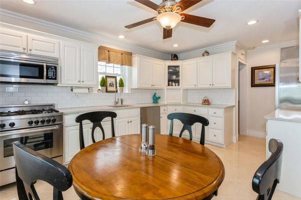 Dining room, Interior, Kitchen, Recessed Lighting, Stainless Steel Appliances