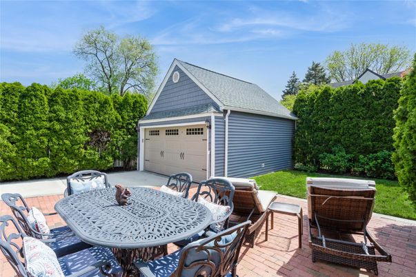 Detached Garage, Exterior