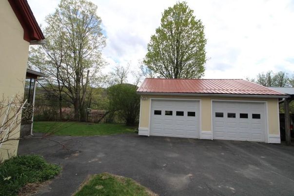 Detached Garage, Exterior