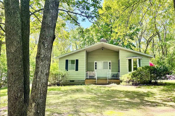 Backyard, Exterior, Facade, Split Level