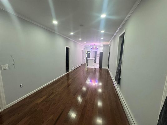 Interior, Recessed Lighting, Wood Texture Flooring