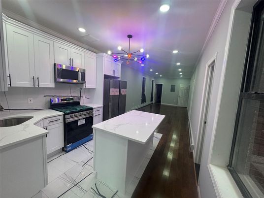 Interior, Kitchen, Pendant Lights, Recessed Lighting, Wood Texture Flooring