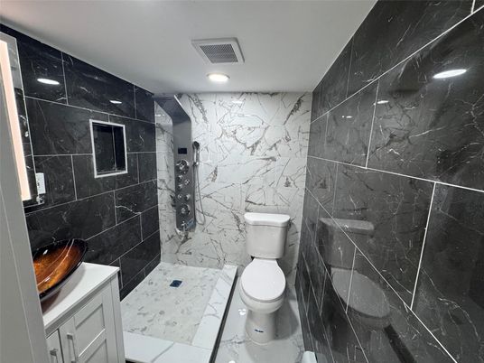 Bathroom, Interior, Marble Walls, Recessed Lighting