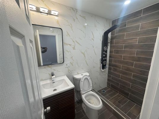 Bathroom, Interior, Marble Walls, Recessed Lighting