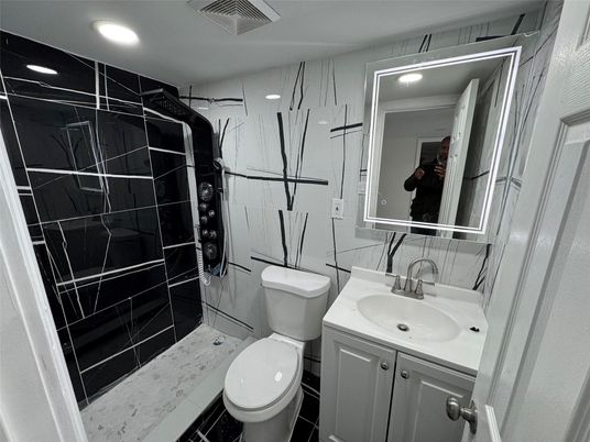 Bathroom, Interior, Recessed Lighting