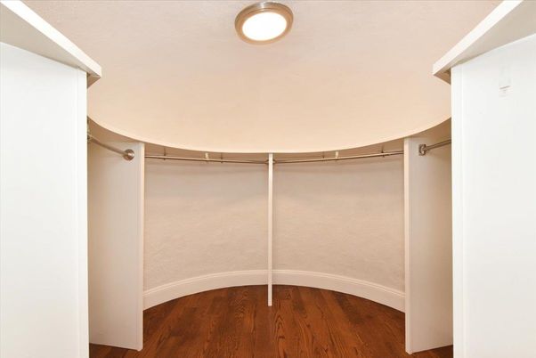 Interior, Walk-in Closets, Wood Texture Flooring