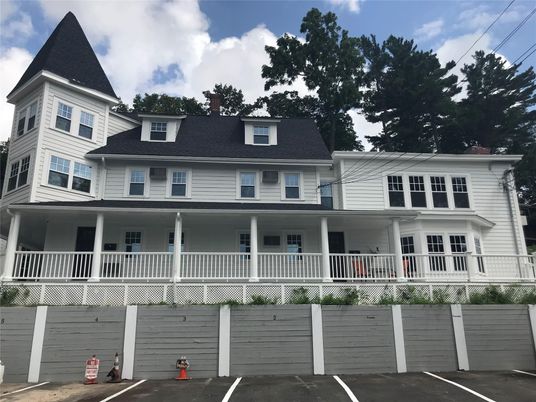 Exterior, Facade, Queen Anne Victorian