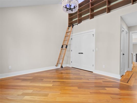 Chandelier, Empty room, Interior, Wood Texture Flooring