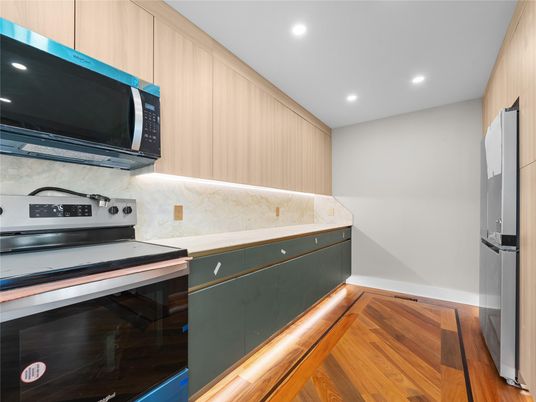 Interior, Kitchen, Recessed Lighting, Wood Texture Flooring
