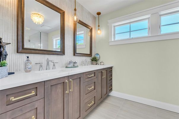 Bathroom, Dual Sink Vanities, Interior, Pendant Lights