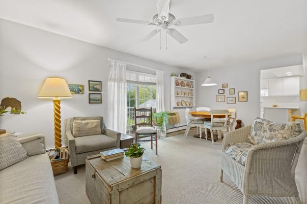 Dining room, Interior, Living room, Pendant Lights