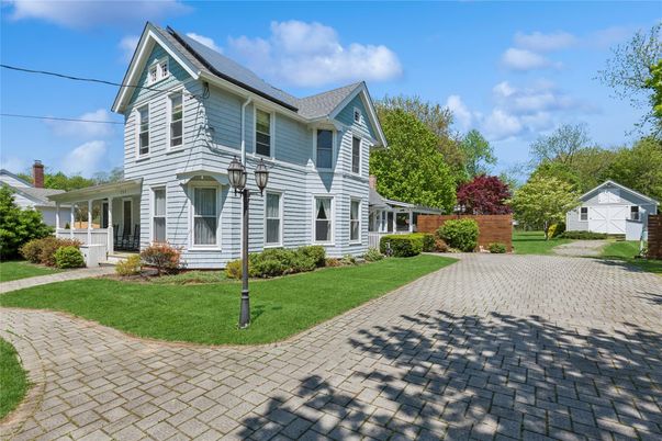 Detached Garage, Exterior, Facade, Queen Anne Victorian
