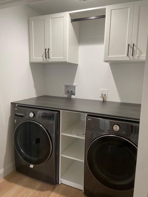 Interior, Washer, Wood Texture Flooring