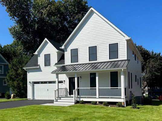 Attached, Exterior, Facade, Farmhouse