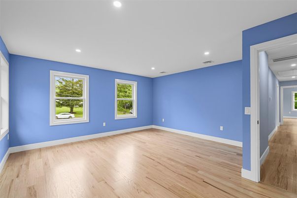 Empty room, Interior, Recessed Lighting, Wood Texture Flooring