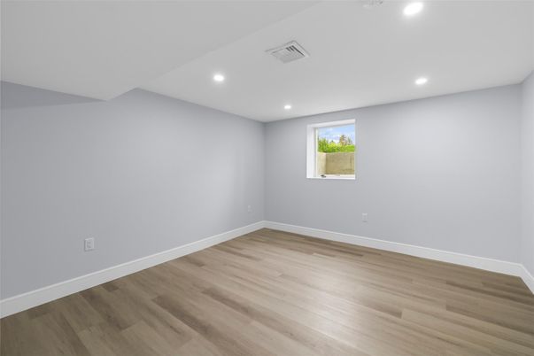Empty room, Interior, Recessed Lighting, Wood Texture Flooring