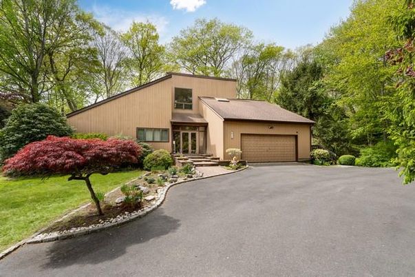 Attached, Backyard, Exterior, Facade, Modern
