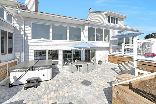 Exterior, Hot Tub