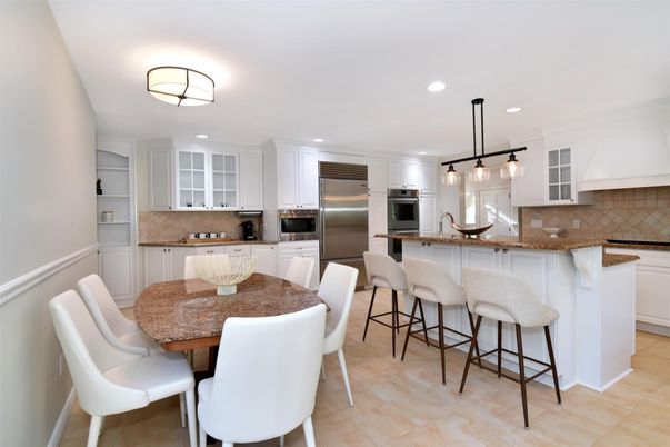Dining room, Interior, Kitchen, Pendant Lights, Recessed Lighting, Stainless Steel Appliances