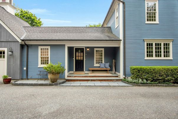 Exterior, Facade, Cape Cod