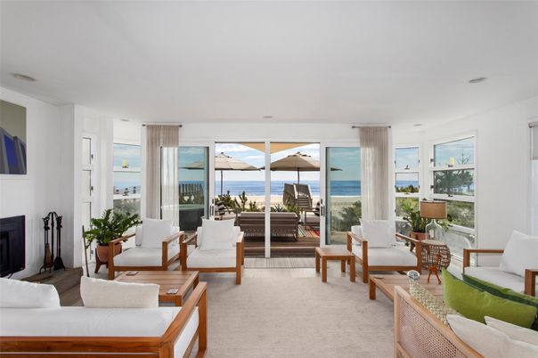Fireplace, Interior, Living room, Water