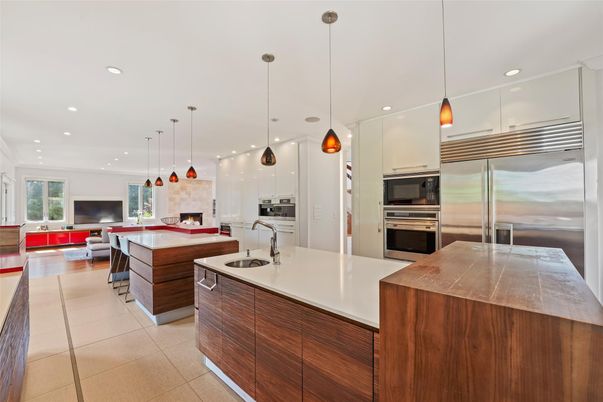 Fireplace, Interior, Kitchen, Living room, Pendant Lights, Recessed Lighting, Stainless Steel Appliances
