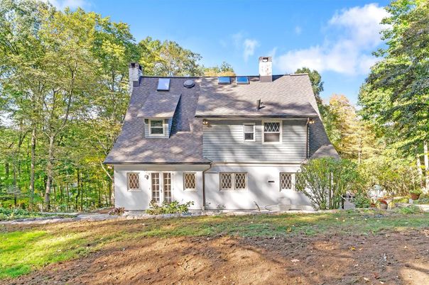 Exterior, Facade, Cape Cod