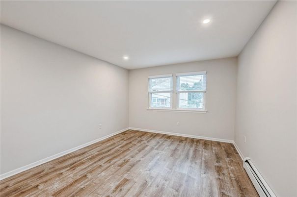 Empty room, Interior, Recessed Lighting, Wood Texture Flooring