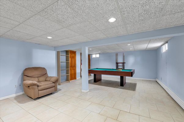 Billiard Table, Game Room, Interior, Recessed Lighting