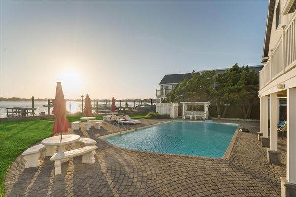 Exterior, Pool, Water