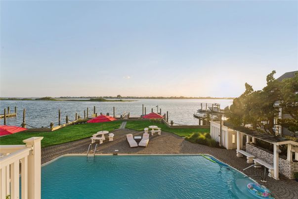 Exterior, Pool, Water