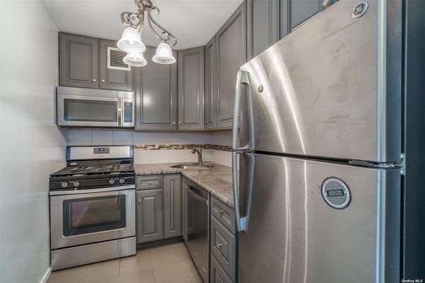 Interior, Kitchen, Pendant Lights, Stainless Steel Appliances