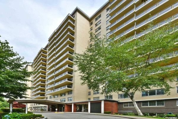 Exterior, Facade, Condo Building