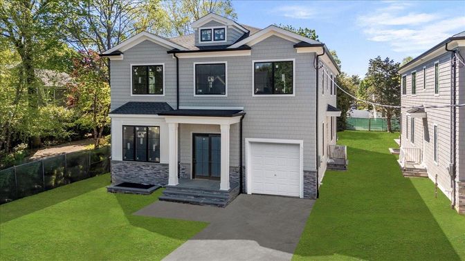 Attached, Exterior, Facade, Farmhouse