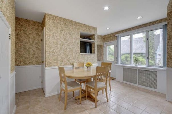 Dining room, Interior, Recessed Lighting
