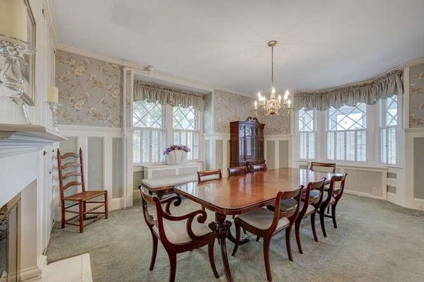 Chandelier, Dining room, Fireplace, Interior