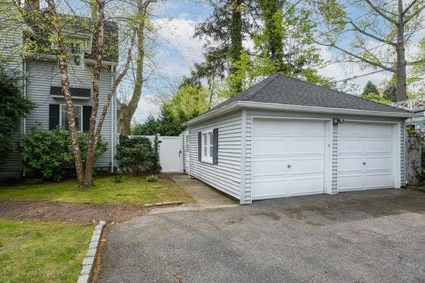 Detached Garage, Exterior