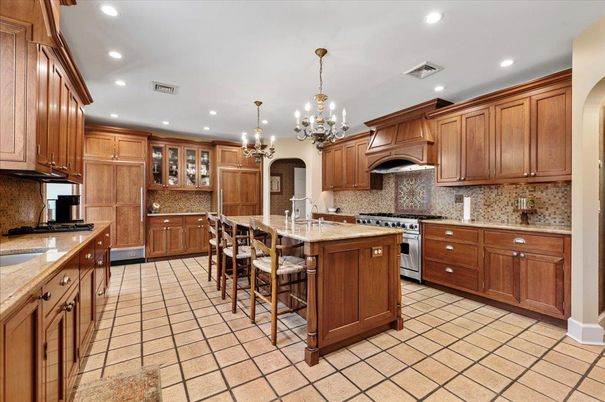 Chandelier, Interior, Kitchen, Recessed Lighting, Stainless Steel Appliances