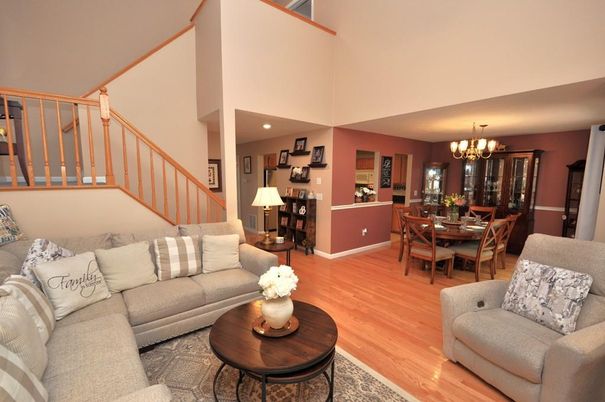 Chandelier, Dining room, Interior, Living room, Recessed Lighting, Wood Texture Flooring